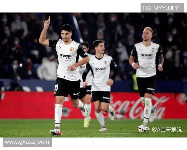 塞维利亚逆转巴伦西亚,继续领跑西甲积分榜